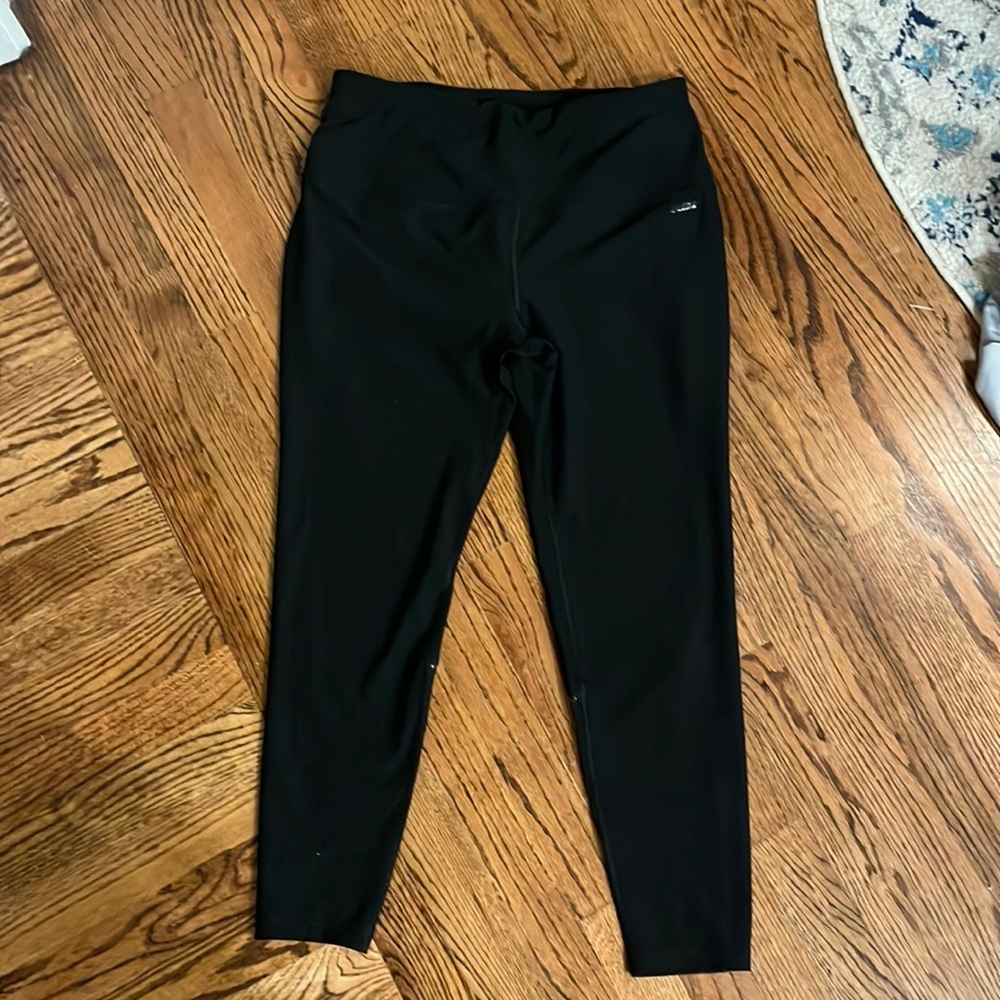 Like new. Black Reebok Capri athletic leggings